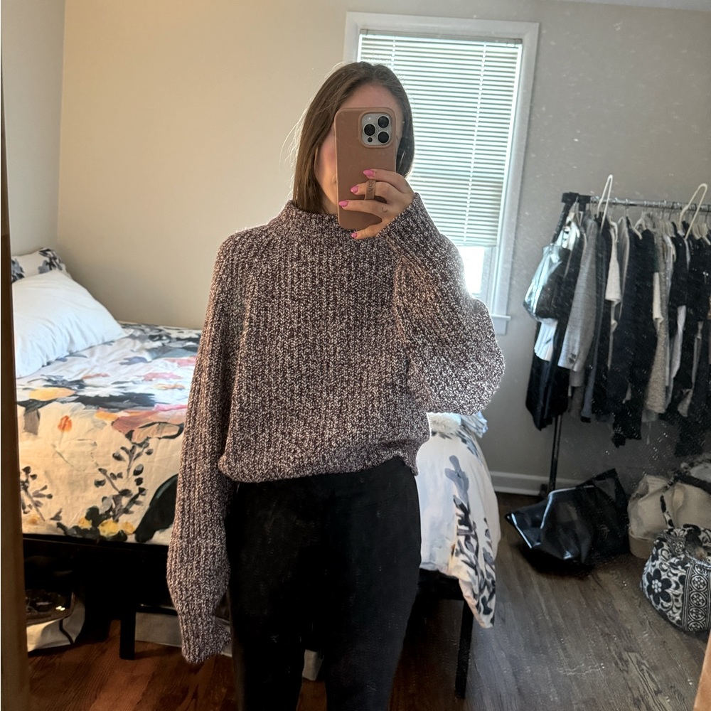 Universal Threads sweater
